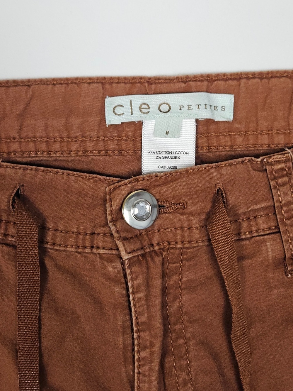 5/$25 Cleo Petites Cropped Cargo Pants Size 8 Brown Rust Roll Tab Stretch Capris - Picture 6 of 10